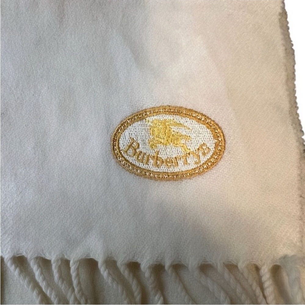 Burberry Beige 100% Wool Scarf with Navy Tag